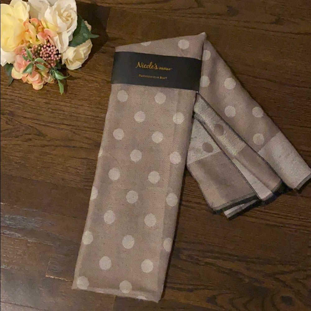 💕Pashmina styles scarf tan with beige dots
